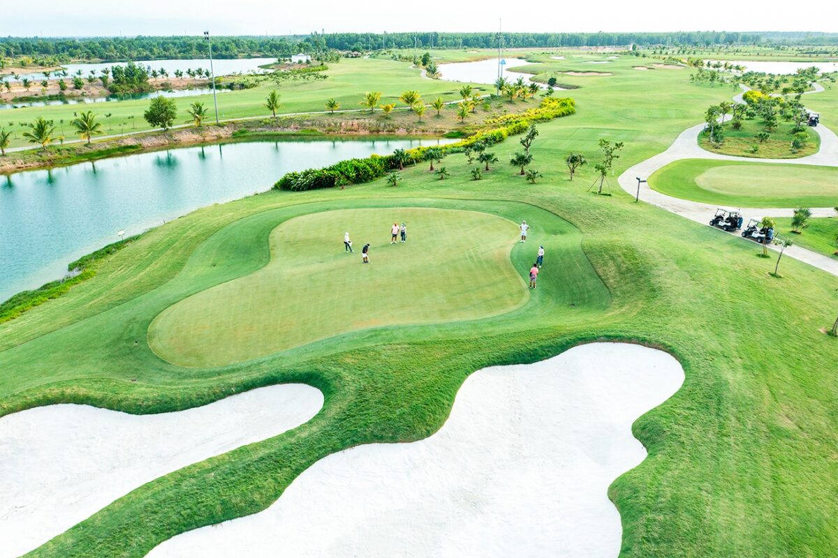 sân golf đạt chuẩn sân golf 18 lỗ quốc tế theo luật chơi golf 18 lỗ