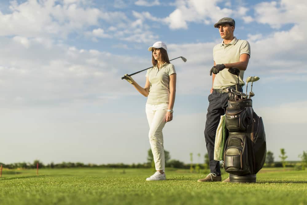 Áo golf có đặc điểm gì và lý do nên chọn khi ra sân